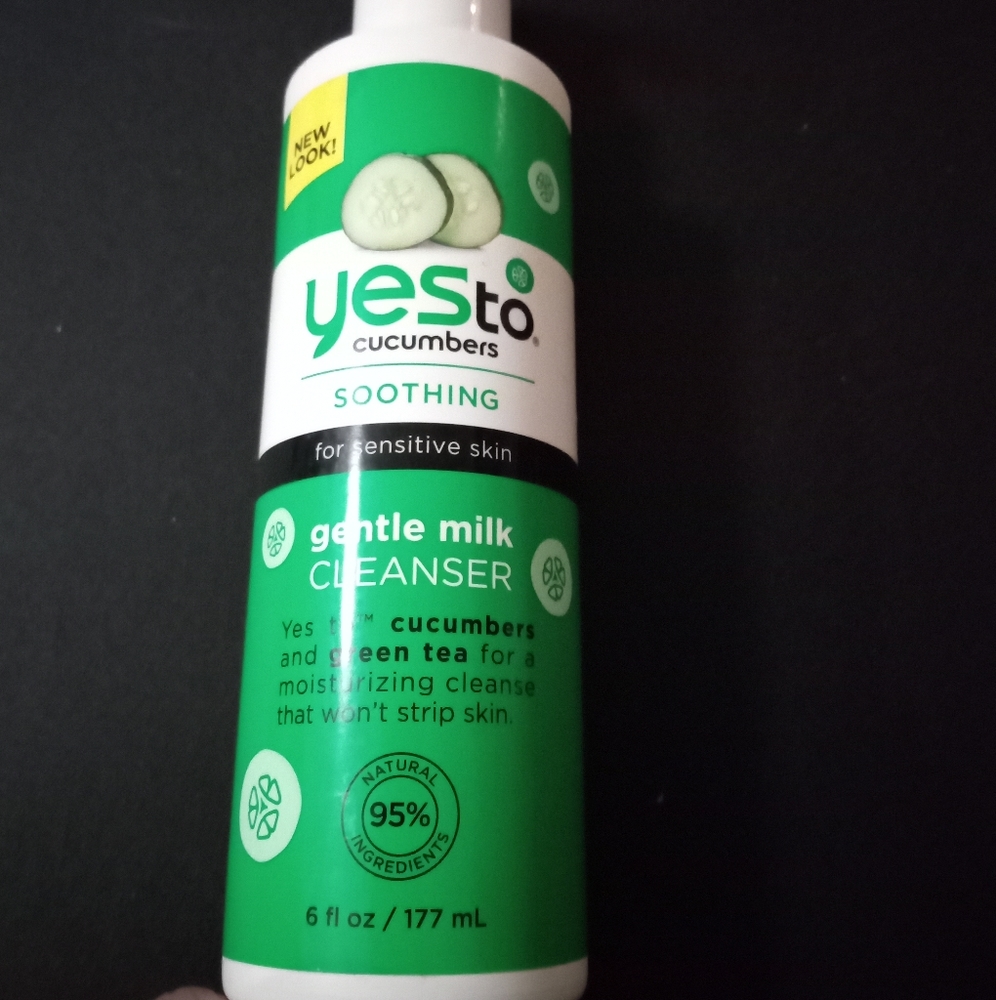 YES TO CUCUMBERS MILK CLEANSER